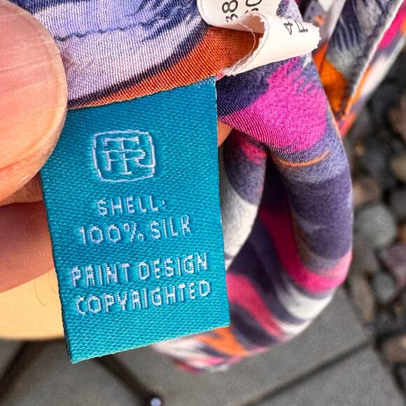 Tori Richard 100% Silk Sleeveless Geometric Abstract Blouse Women’s Size 0 - Picture 10 of 10